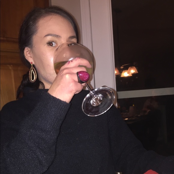 Meet your Posher!!! 💋 - Picture 2 of 2